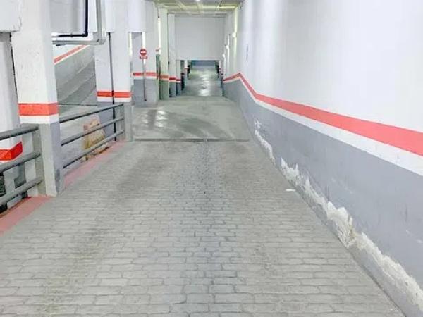 Garaje en venta en calle Ignacio Zuloaga