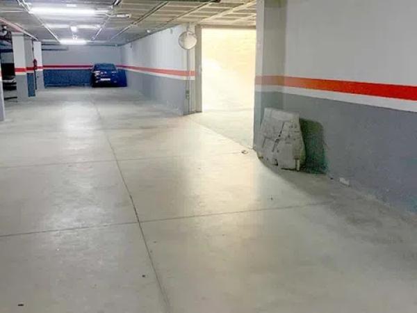 Garaje en venta en calle Ignacio Zuloaga