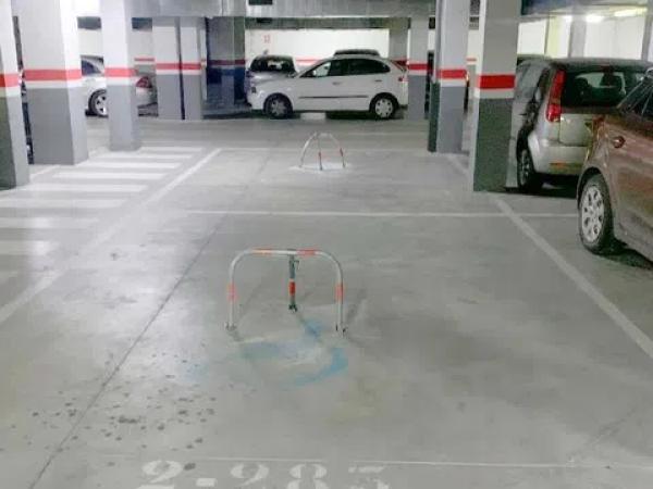 Garaje en venta en calle Ignacio Zuloaga