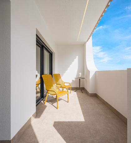 Palm Beach II apart
