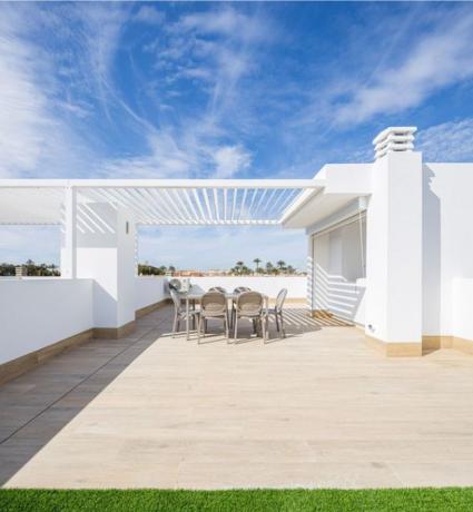 Palm Beach II apart