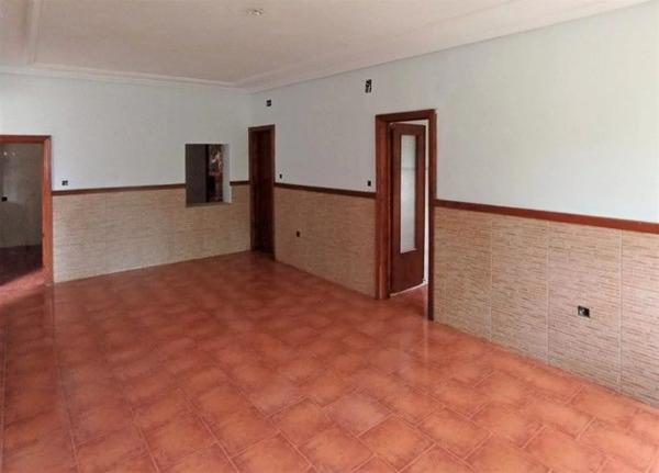 Casa independiente en calle Sallavedra