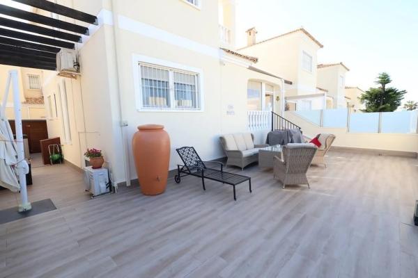 Chalet en Barrio Lomas de Cabo Roig-Los Dolses