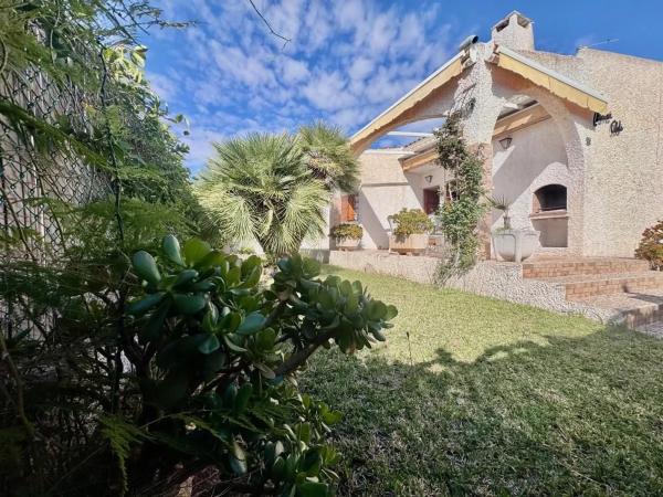 Chalet en Barrio Campoamor