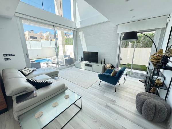 Chalet en calle Cabo Finisterre