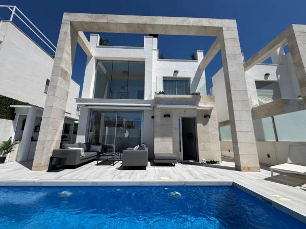 Chalet en calle Cabo Finisterre