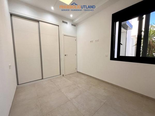 Chalet adosado en calle Guadiana