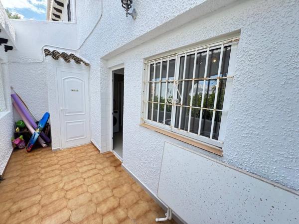 Chalet en calle el Poniente