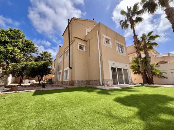 Chalet en Barrio La Zenia
