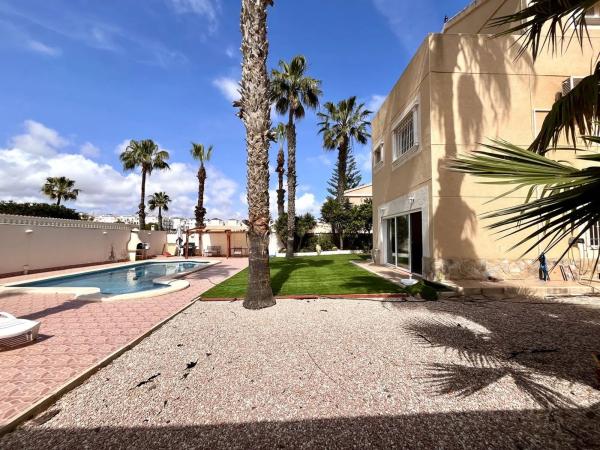 Chalet en Barrio La Zenia