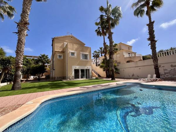 Chalet en Barrio La Zenia