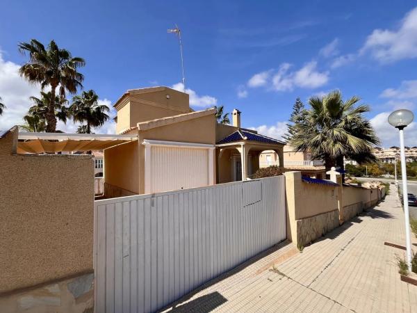 Chalet en Barrio La Zenia