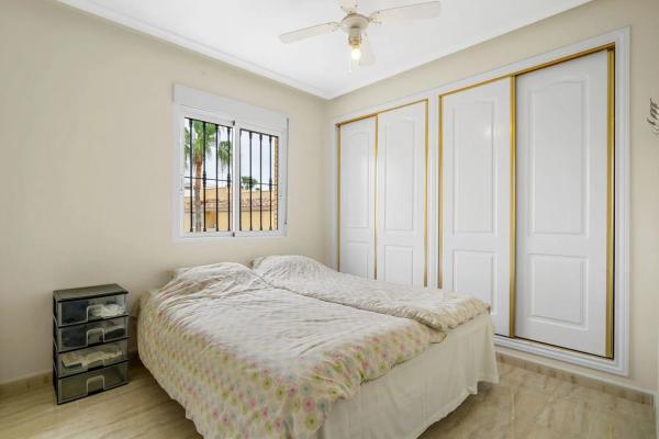 Chalet en calle Estragón, 3