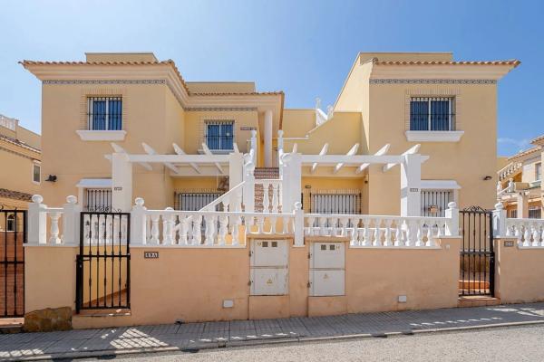 Chalet en calle Estragón, 3