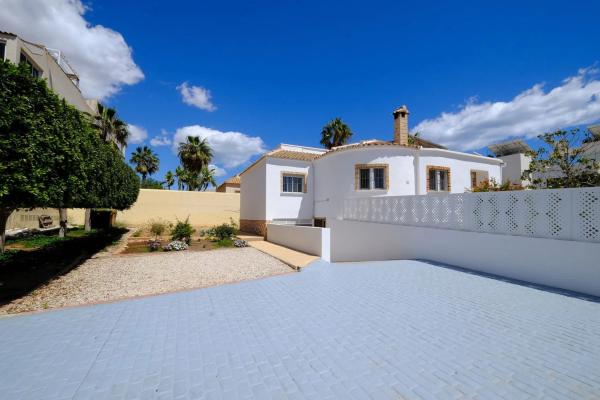 Chalet en Barrio Los Balcones y los Altos