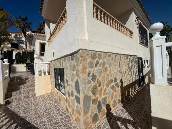 Casa independiente en calle Rio Segura