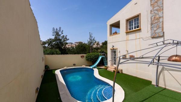Chalet en Barrio Playa Flamenca