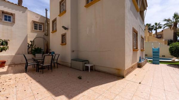 Chalet en Barrio Playa Flamenca