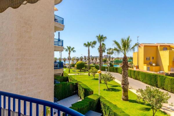 Piso en Barrio Lomas de Campoamor-Las Ramblas