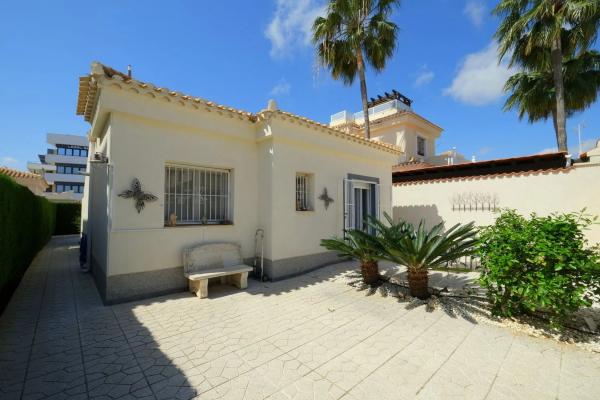 Chalet en Barrio Playa Flamenca