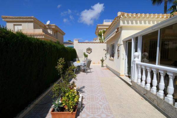 Chalet en Barrio Playa Flamenca