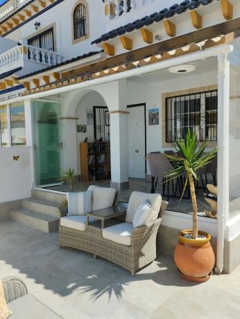 Chalet pareado en calle del Fénix, 30