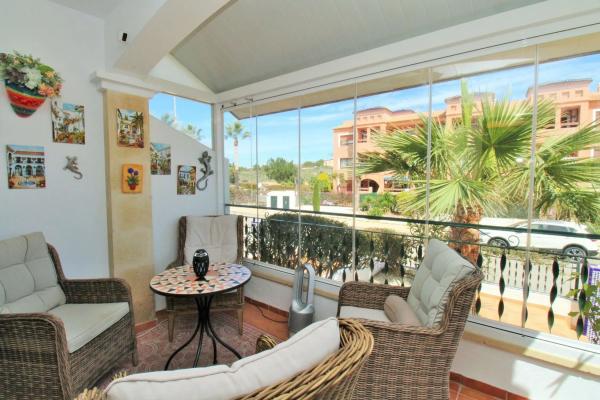 Chalet adosado en calle Nabucco, 22