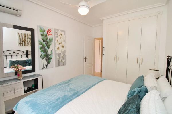 Chalet adosado en calle Nabucco, 22