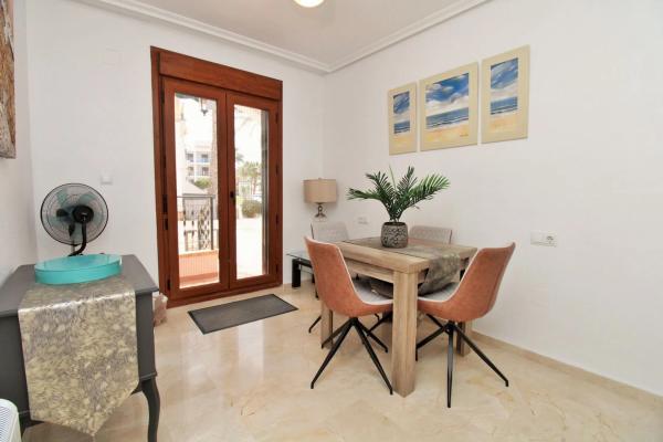 Chalet adosado en calle Nabucco, 22
