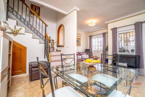Dúplex en Barrio Villamartín-Las Filipinas