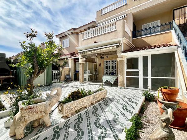 Chalet adosado en calle Pino Carrasco