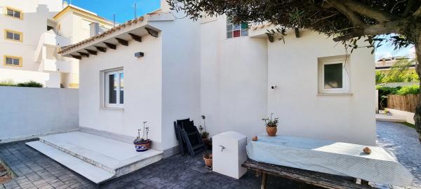 Casa independiente en calle Violetas, 36