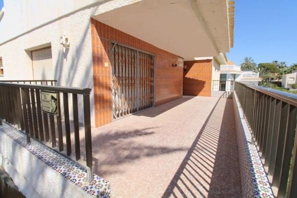 Chalet en Barrio La Zenia