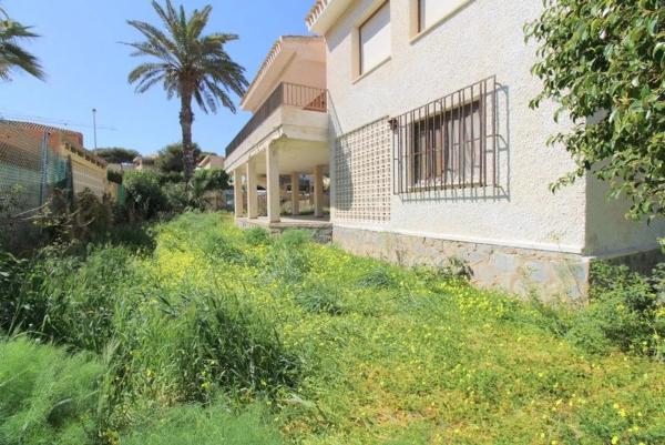 Chalet en Barrio La Zenia