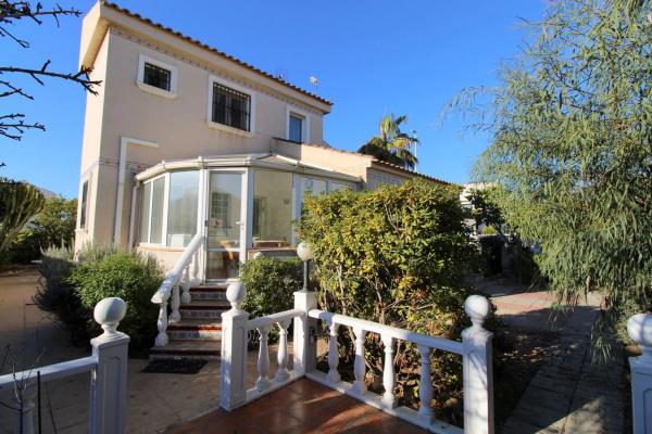 Chalet en Barrio La Regia