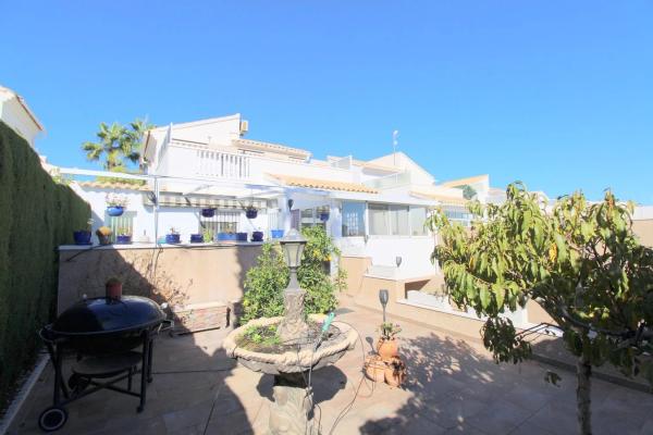 Chalet en Barrio Los Balcones y los Altos