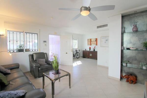 Chalet en Barrio Los Balcones y los Altos
