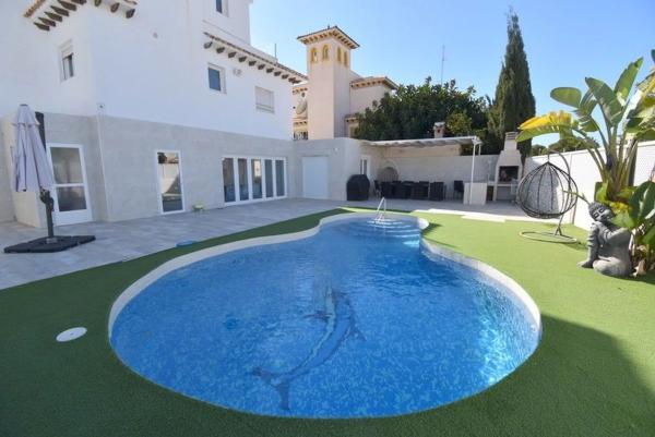 Chalet en Barrio Lomas de Cabo Roig-Los Dolses