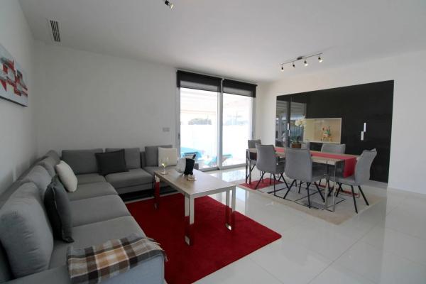 Chalet en Barrio Lomas de Cabo Roig-Los Dolses