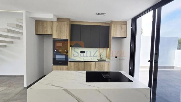 Chalet en Barrio Los Balcones y los Altos