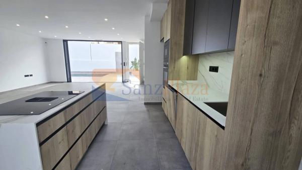 Chalet en Barrio Los Balcones y los Altos