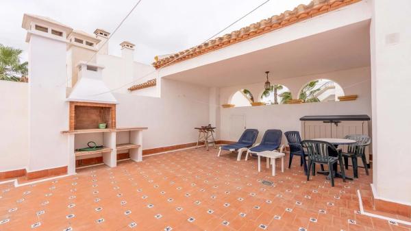 Chalet en Barrio Lomas de Cabo Roig-Los Dolses