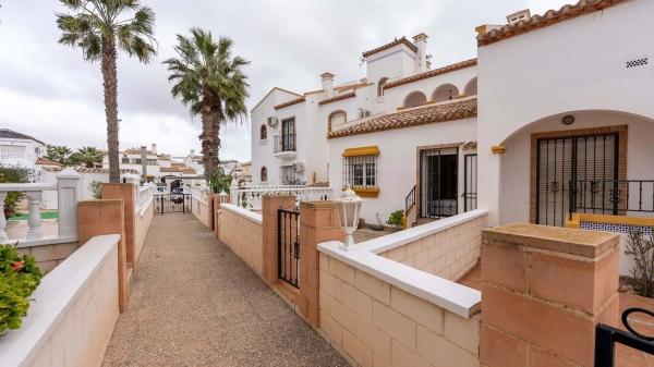 Chalet en Barrio Lomas de Cabo Roig-Los Dolses
