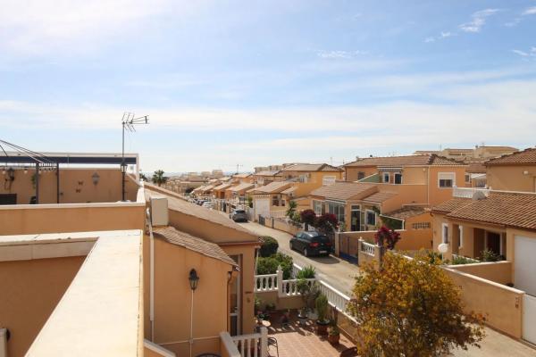 Chalet en Barrio Los Balcones y los Altos