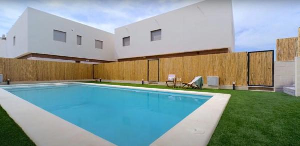 Chalet adosado en calle Duero, 23