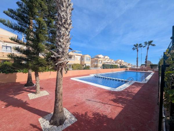 Chalet en Barrio Los Balcones y los Altos