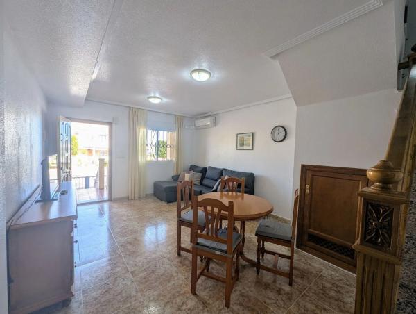 Chalet en Barrio Los Balcones y los Altos