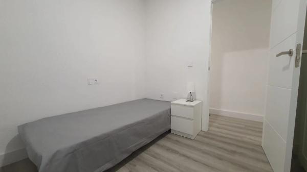 Piso en avenida teodomiro, 56