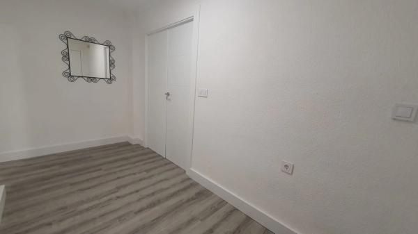 Piso en avenida teodomiro, 56