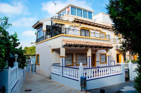 Chalet adosado en calle Torre
